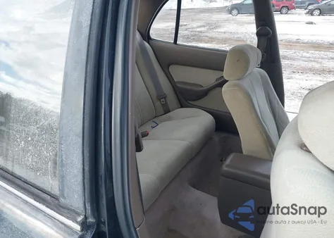 1994 Toyota Camry Le z USA, uszkodzony, nr VIN 4T1GK12E6RU046053